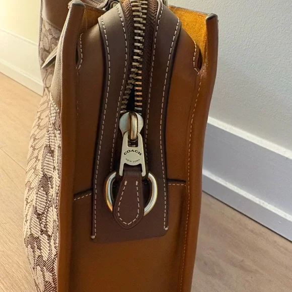 Coach handbag - Picture 3 of 9